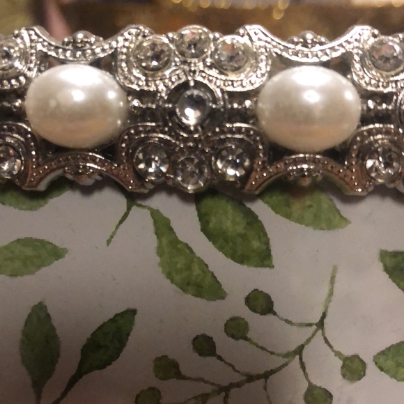 Beautiful Faux Pearl & Rhinestone “Faith” Photo Frame. Holds a 5 x 7 pic! - Picture 3 of 12